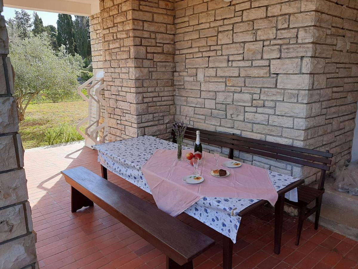 Family House Rebeka Apartment Ugljan Bagian luar foto