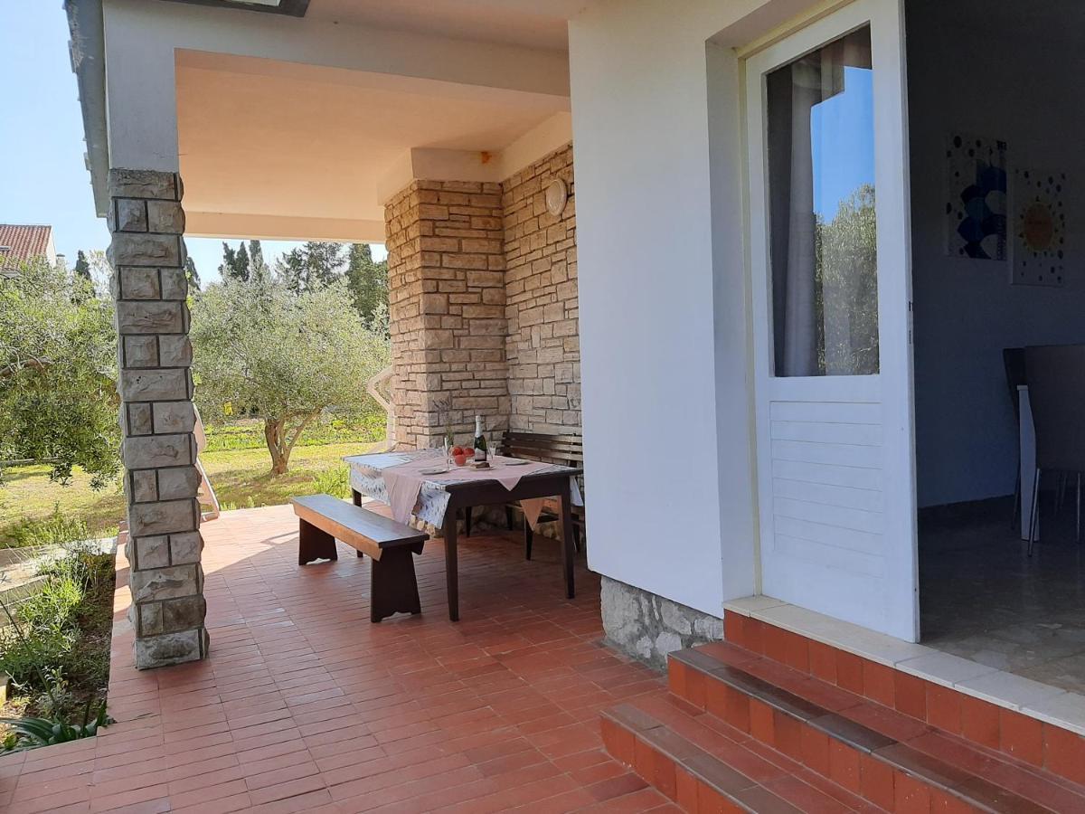 Family House Rebeka Apartment Ugljan Bagian luar foto