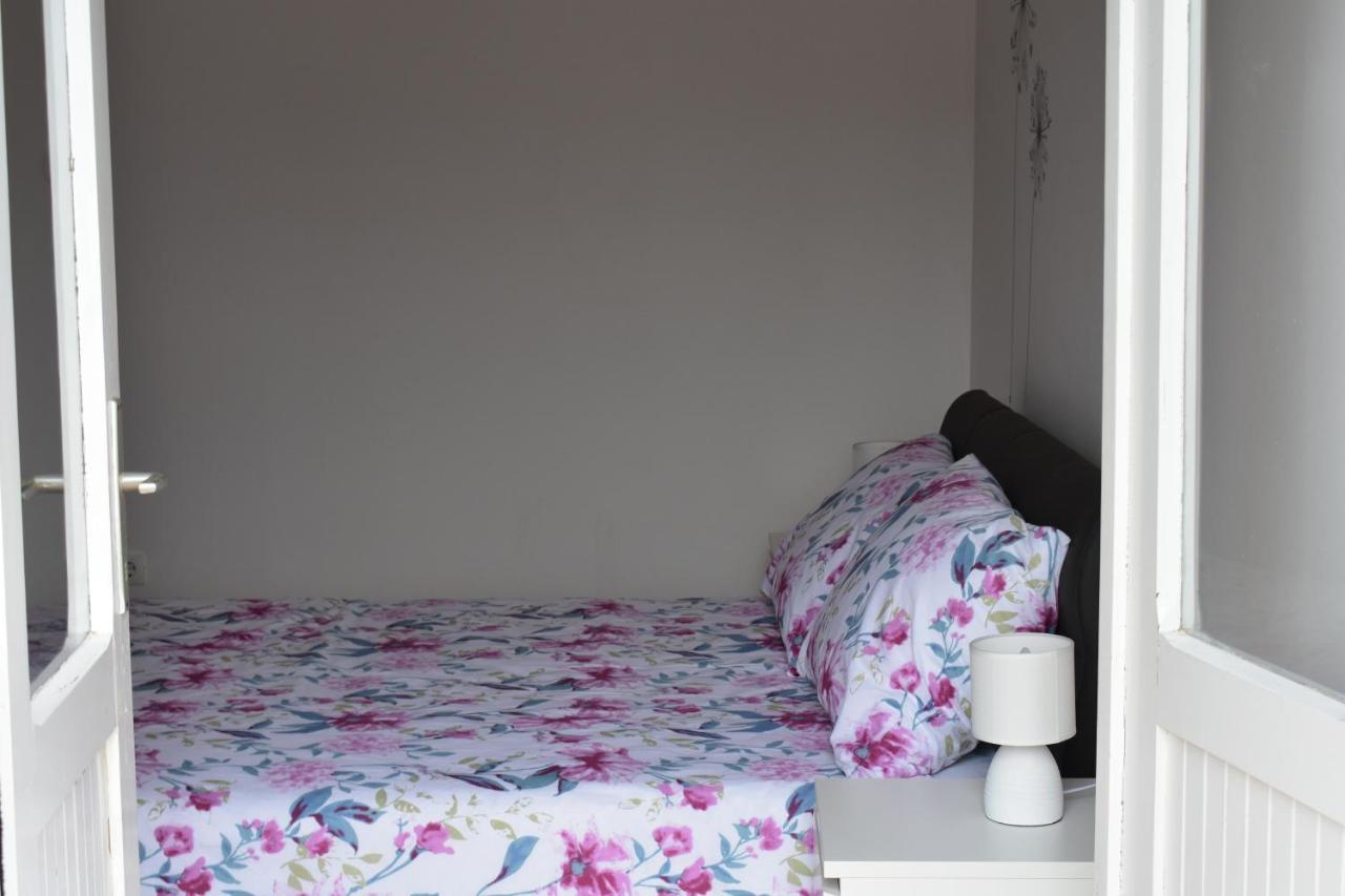 Family House Rebeka Apartment Ugljan Bagian luar foto